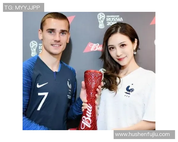 足球明星亲自为球迷拍摄手机视频展现温暖互动瞬间